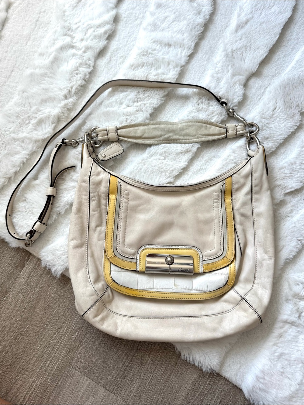 Vintage Coach Kristin Spectator Leather Hobo Bag in Ivory/Yellow